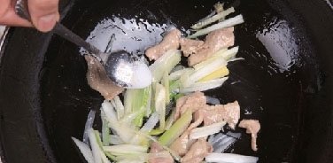 葱爆里脊肉9