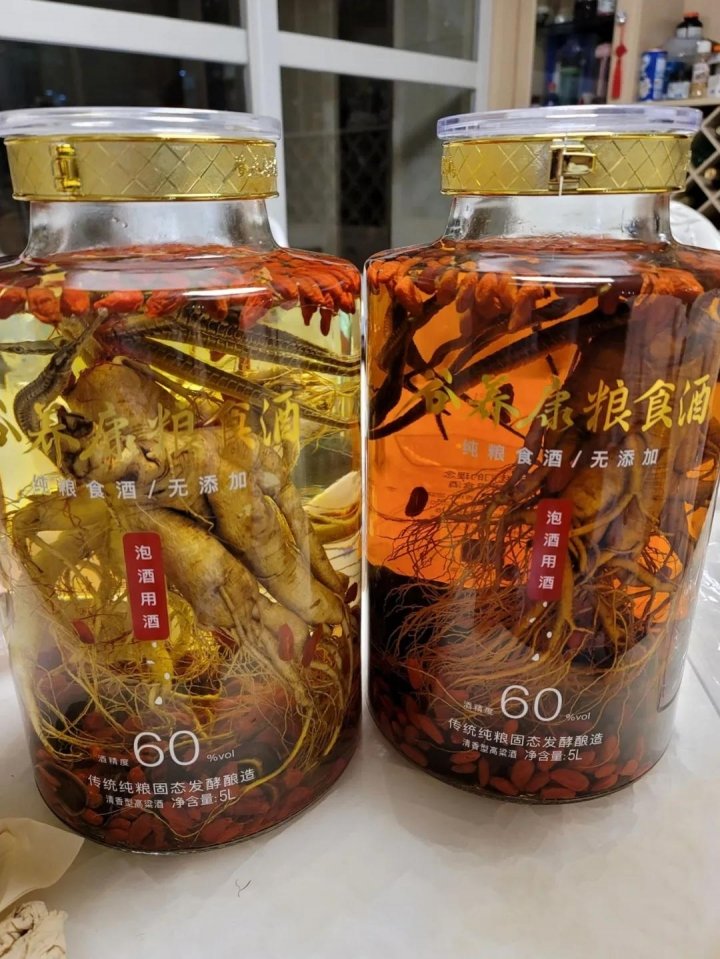 药酒是冬季的进补良方：冬天泡酒有讲究，喝点好酒好入冬！1