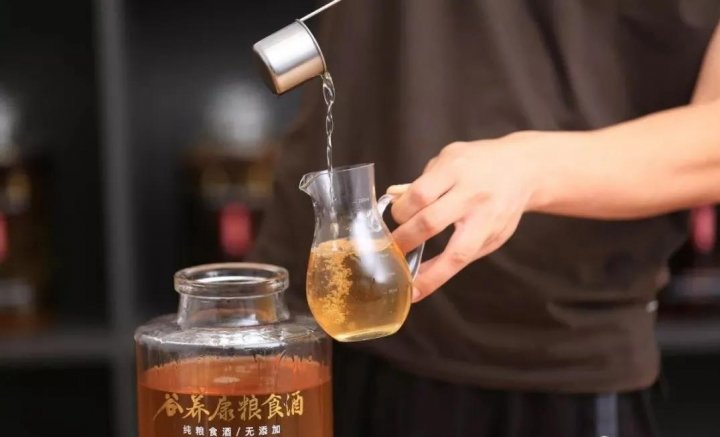 药酒是冬季的进补良方：冬天泡酒有讲究，喝点好酒好入冬！3