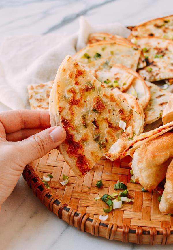 饺子皮做葱油饼怎么做-饺子皮做葱油饼窍门3